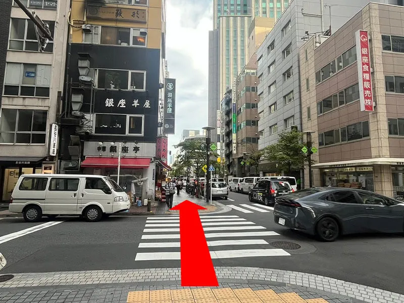 약 150m 직진해주세요.