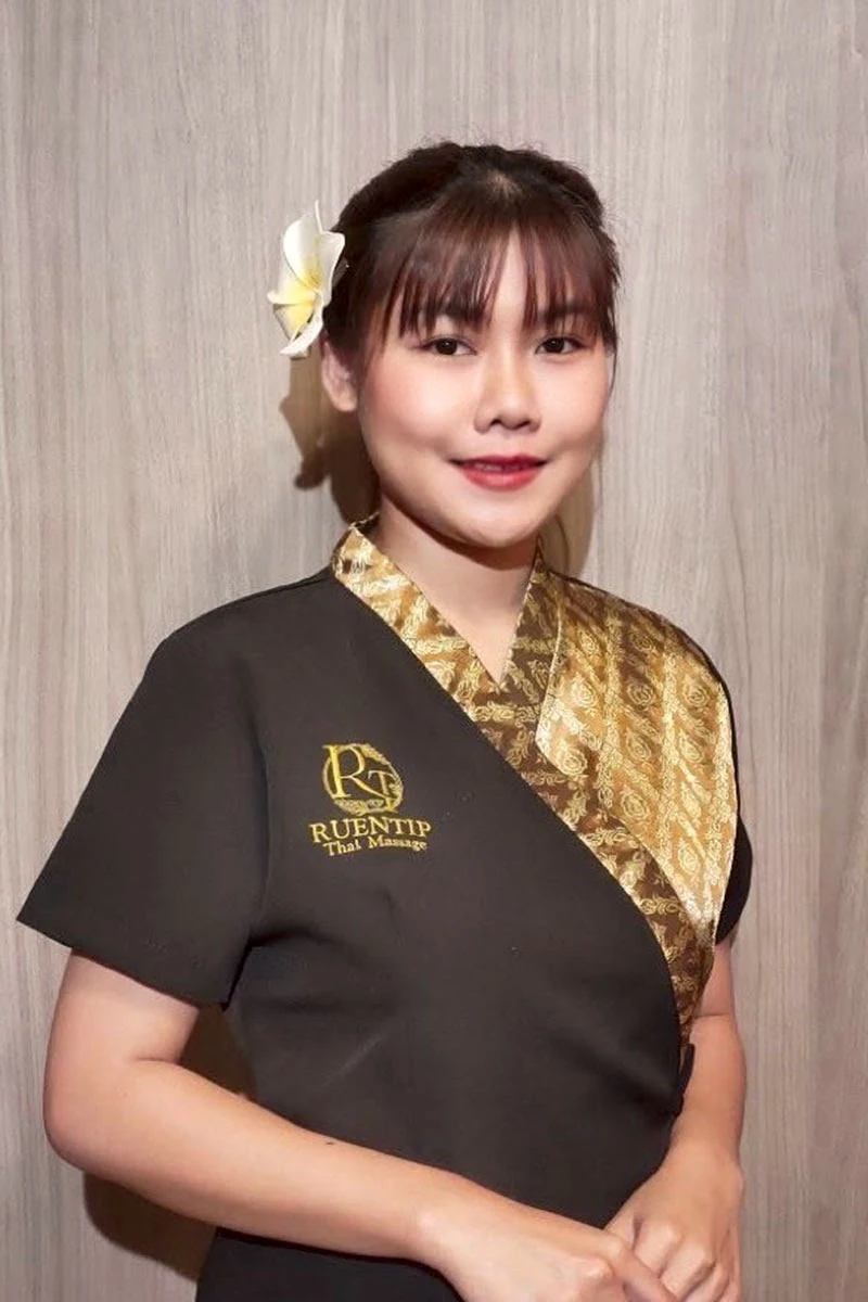 STAFF スタッフ紹介 タイ古式マッサージ ルアンティップ